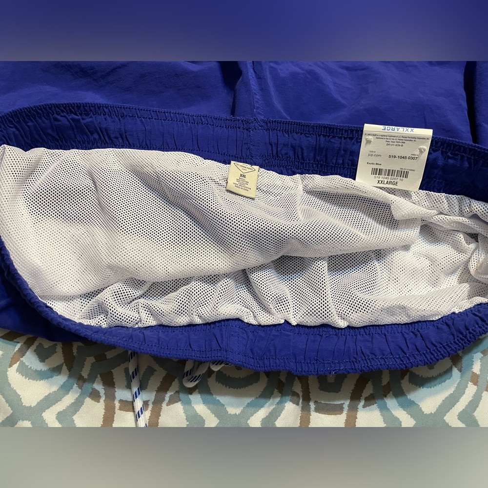 St. John's Bay 8" inseam blue swim trunks - Picture 4 of 4